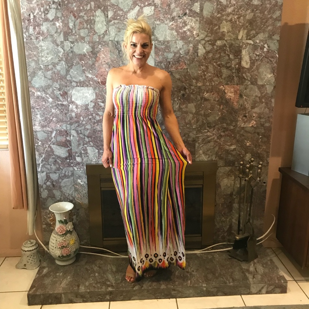 Hot summer dress 💜price drop 💜 - Picture 4 of 8